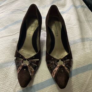 Kenneth Cole suede leather heeled shoe size 6